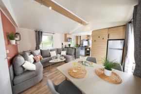 Mobil home 3 chambres 2 salles de bains au camping 4 étoiles MH276 aux charmettes, Les Mathes